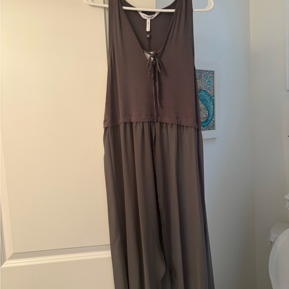 BCBGeneration Dark Moss Sleeveless Top - Picture 1 of 2